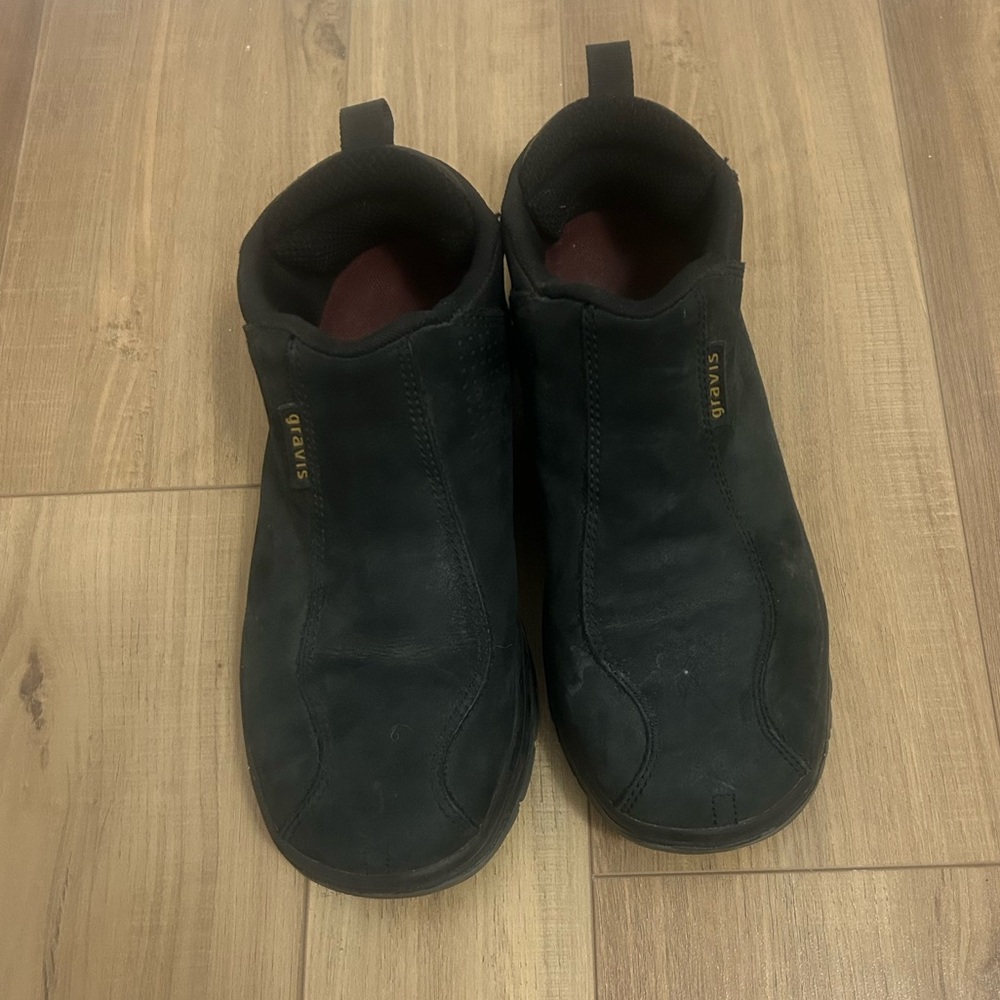 Sturdy Black Gravis Women’s Shoes